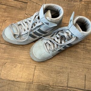 Used youth wrestling shoes 🤼‍♀️